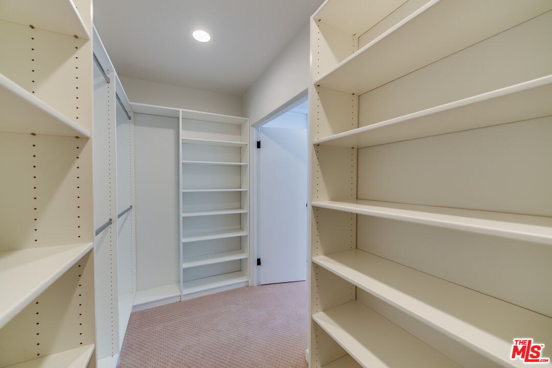 13133 Morrison Street Sherman Oaks, CA 91423 - Photo 17 of 21