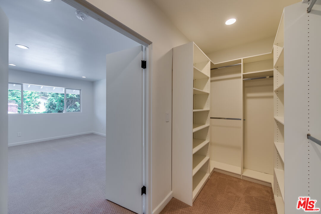 13133 Morrison Street Sherman Oaks, CA 91423 - Photo 18 of 21