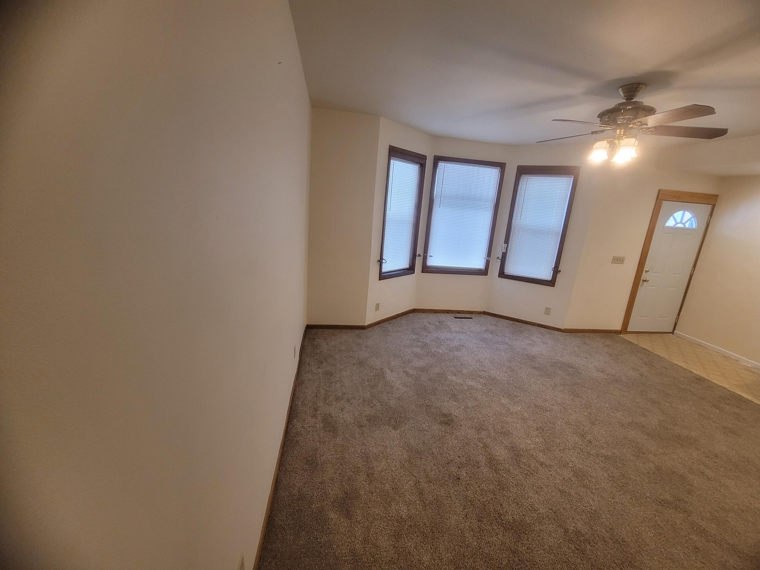 2159 South 11th Street Milwaukee, WI 53215 - Photo 4 of 13 Living room