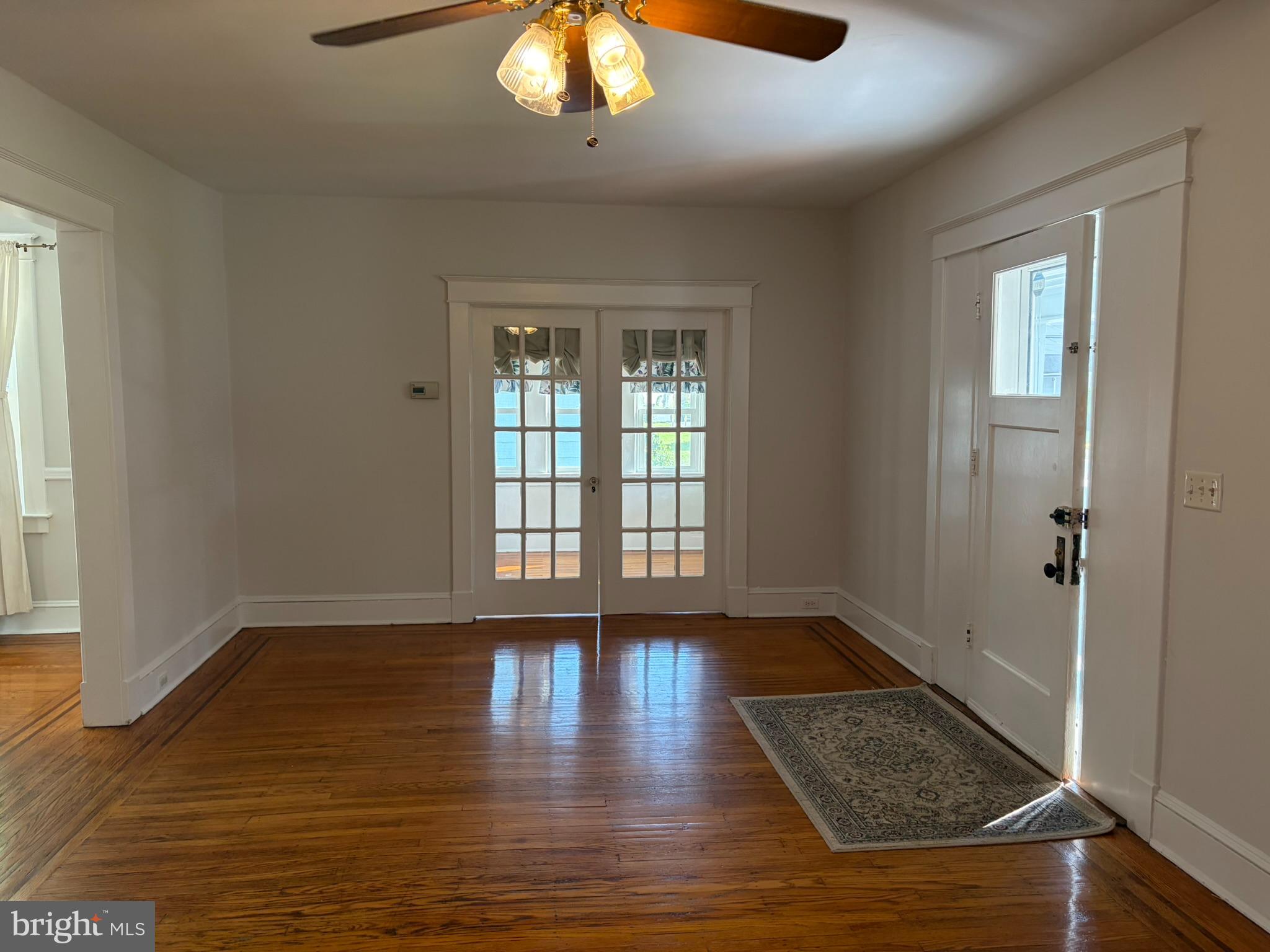 3511 North Rolling Road Windsor Mill, MD 21244 - Photo 14 of 66 Entry Area