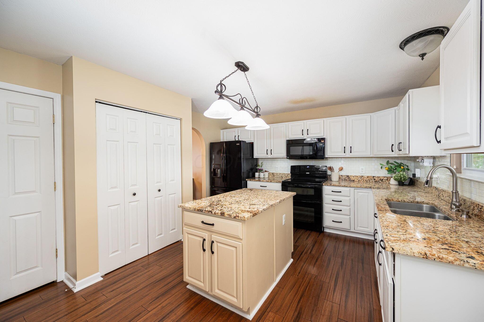 2577 Ridgeway Avenue Lancaster, OH 43130 - Photo 13 of 68 21-web-or-mls-2577 Ridgeway Ave 021