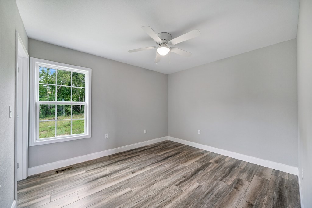 228 Deerfield Road Crossville, TN 38555 - Photo 14 of 24 Gallery Image 14