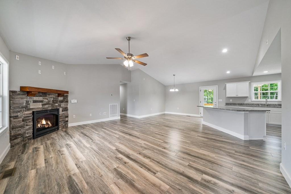 228 Deerfield Road Crossville, TN 38555 - Photo 6 of 24 Gallery Image 6