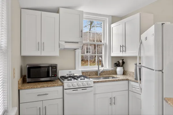 $2,075,000 | 17 Cranberry Lane, Falmouth, MA 02536