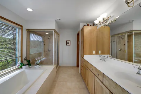 $1,095,000 | 502 Shoreline Drive, Wayzata, MN 55391
