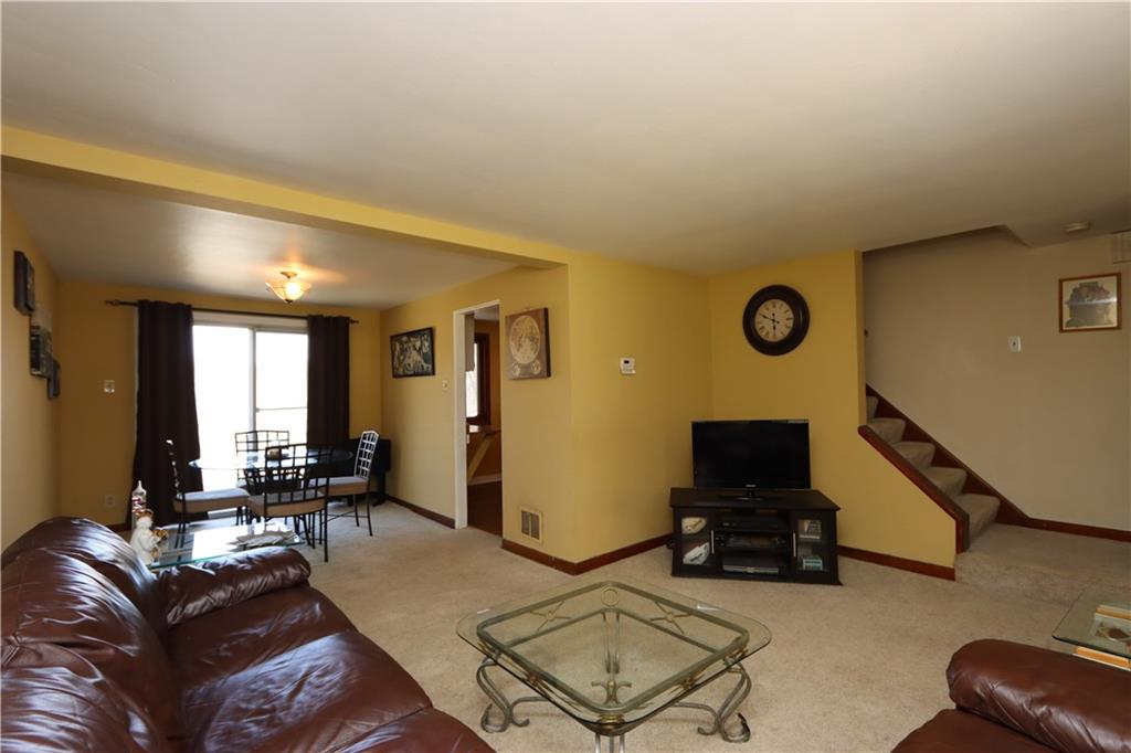 937 Roland Road Pittsburgh, PA 15221 - Photo 2 of 14 Gallery Image 2