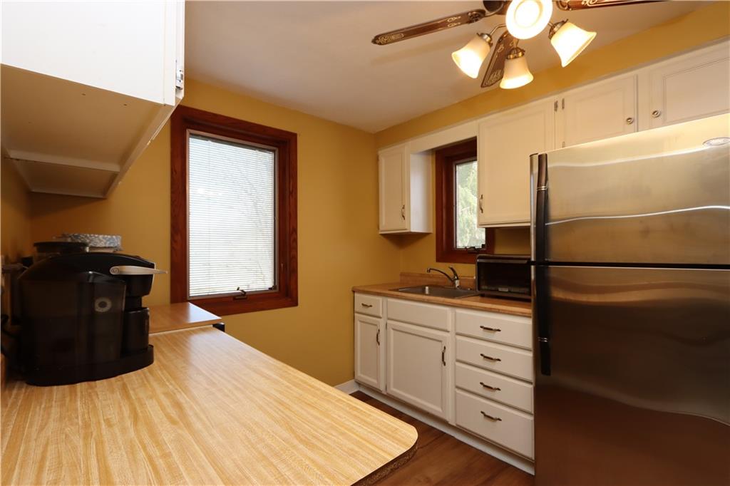 937 Roland Road Pittsburgh, PA 15221 - Photo 3 of 14 Gallery Image 3