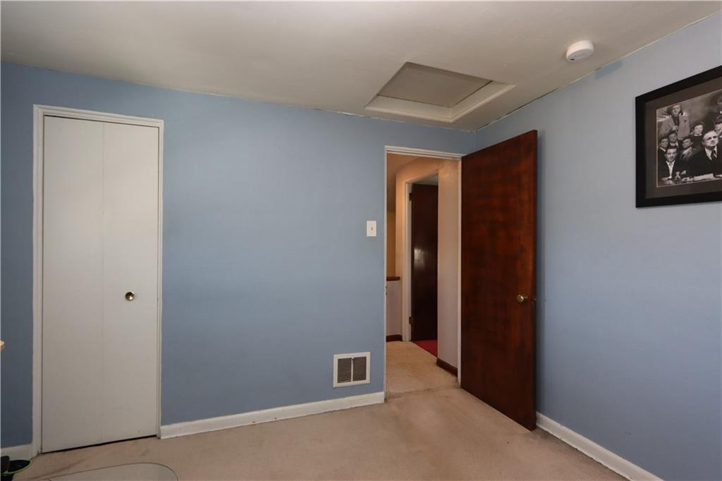 937 Roland Road Pittsburgh, PA 15221 - Photo 8 of 14 Gallery Image 8