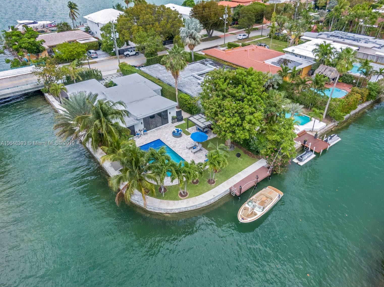 1880 Cleveland Road Miami Beach, FL 33141 - Photo 22 of 26 an aerial view of a house