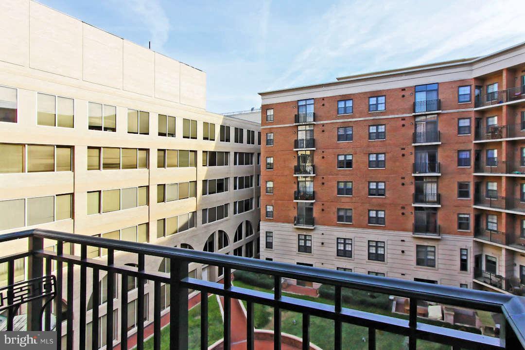 1111 25th Street Northwest, Unit 714 Washington, DC 20037 - Photo 14 of 28 a view of a building from a balcony
