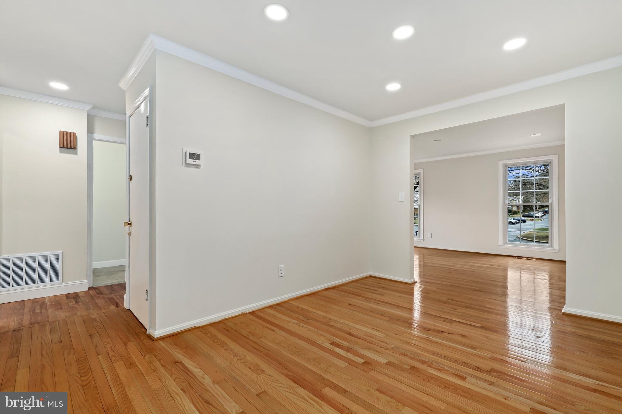 3 Oak Shade Road Gaithersburg, MD 20878 - Photo 10 of 41 Gallery Image 10