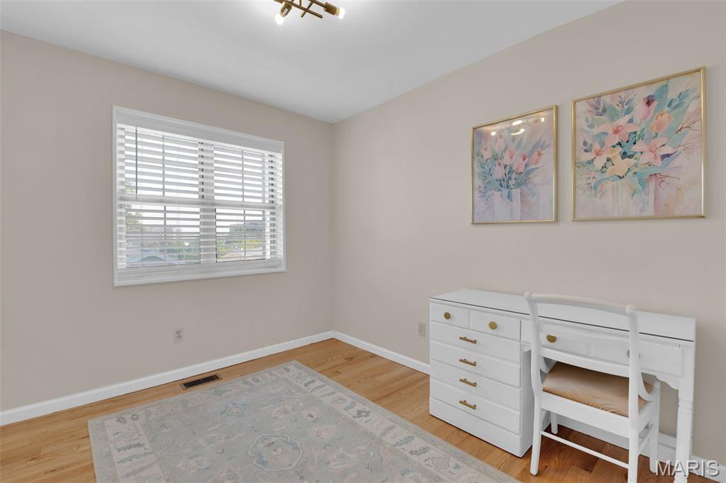 1438 Bluebird Terrace St. Louis, MO 63144 - Photo 14 of 20