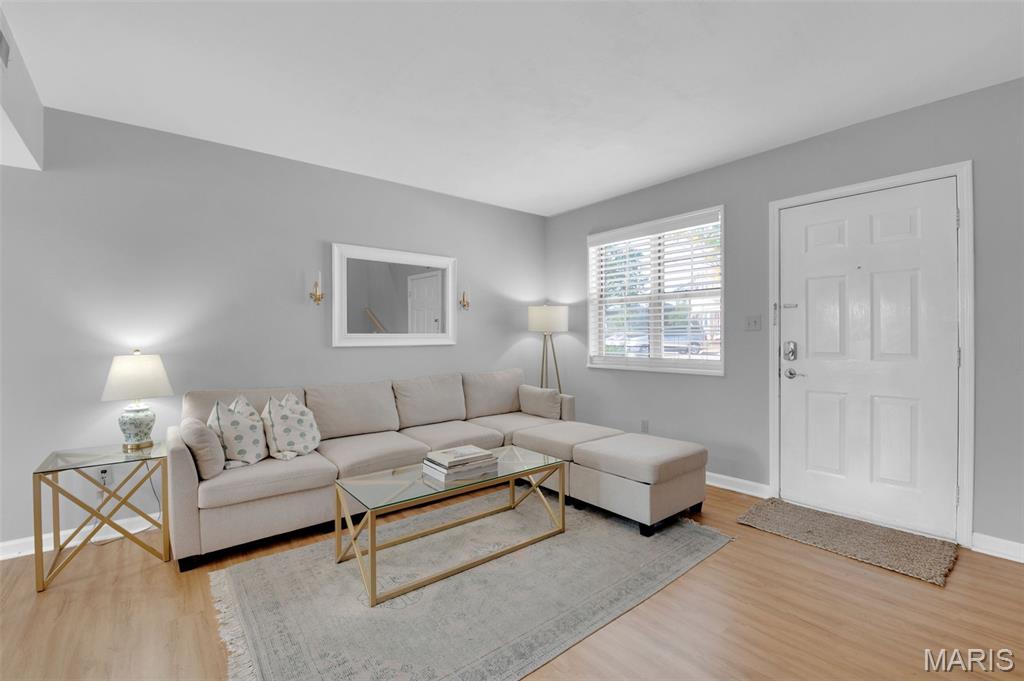 1438 Bluebird Terrace St. Louis, MO 63144 - Photo 3 of 20