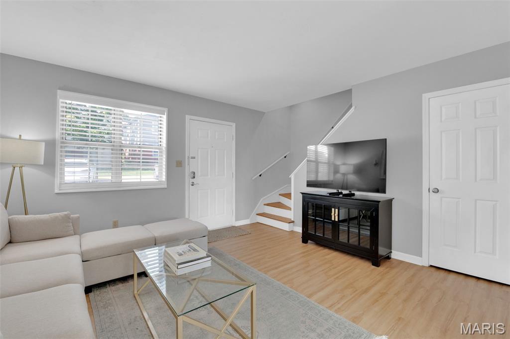 1438 Bluebird Terrace St. Louis, MO 63144 - Photo 4 of 20