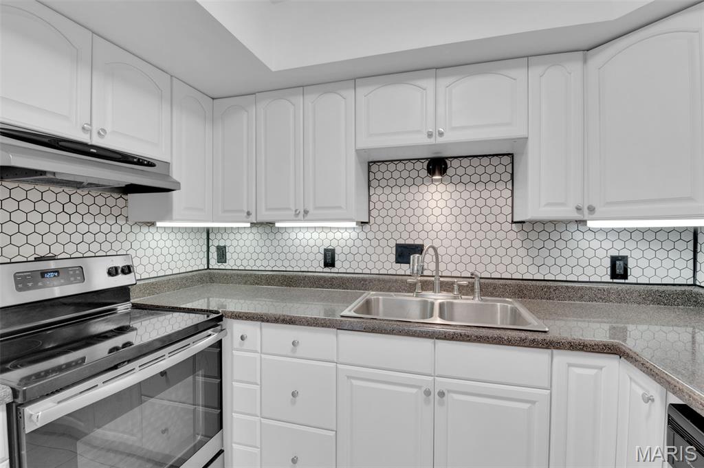 1438 Bluebird Terrace St. Louis, MO 63144 - Photo 8 of 20