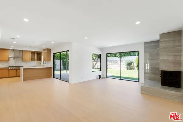 $13,000 | 4933 Collett Avenue, Encino, CA 91436