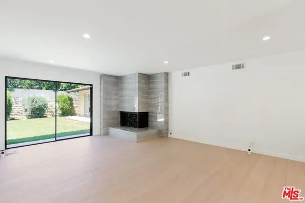 $13,000 | 4933 Collett Avenue, Encino, CA 91436