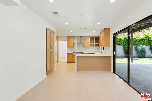 $13,000 | 4933 Collett Avenue, Encino, CA 91436