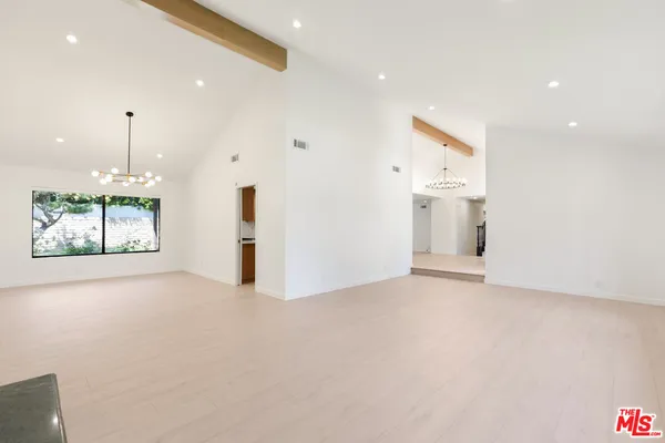 $13,000 | 4933 Collett Avenue, Encino, CA 91436