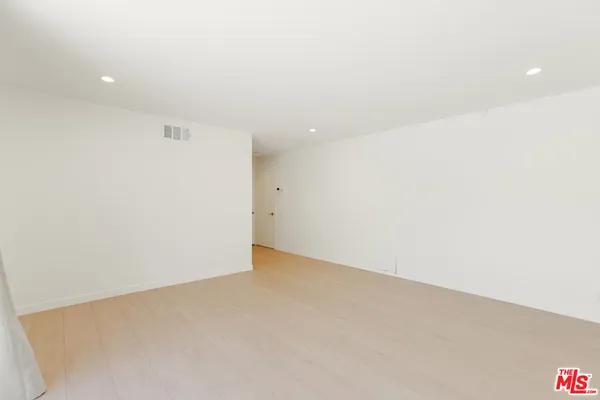 $13,000 | 4933 Collett Avenue, Encino, CA 91436