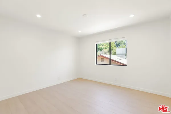 $13,000 | 4933 Collett Avenue, Encino, CA 91436