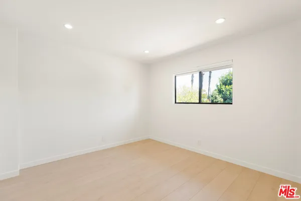 $13,000 | 4933 Collett Avenue, Encino, CA 91436