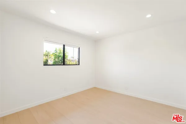 $13,000 | 4933 Collett Avenue, Encino, CA 91436