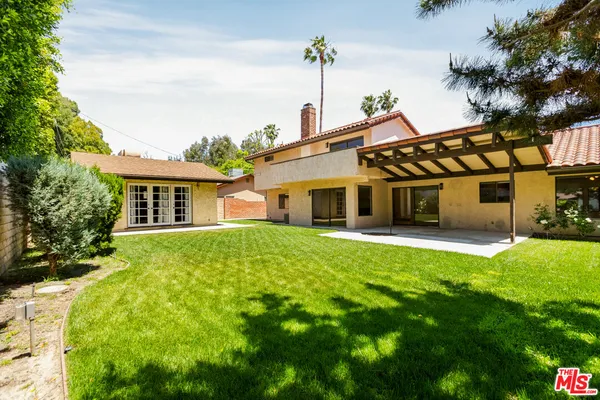 $13,000 | 4933 Collett Avenue, Encino, CA 91436