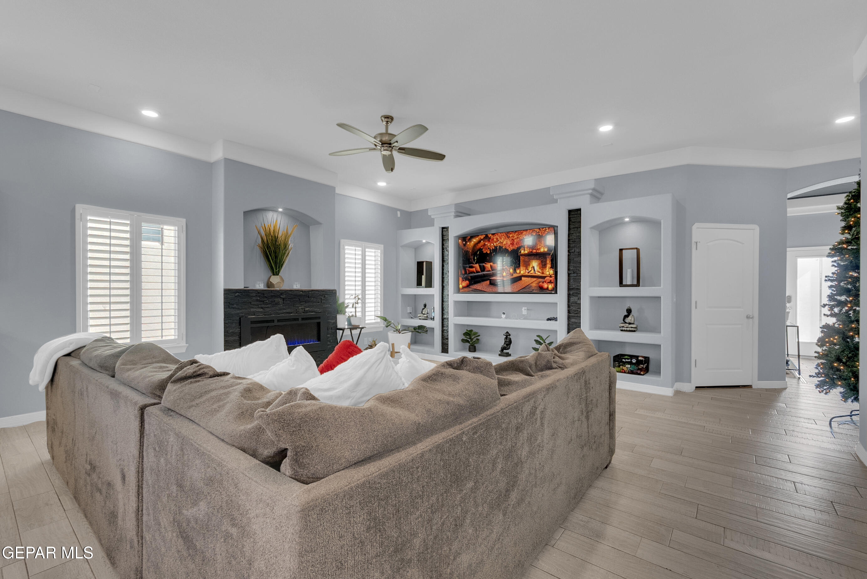 13613 Garforth Avenue El Paso, TX 79928 - Photo 9 of 53 3 (21)