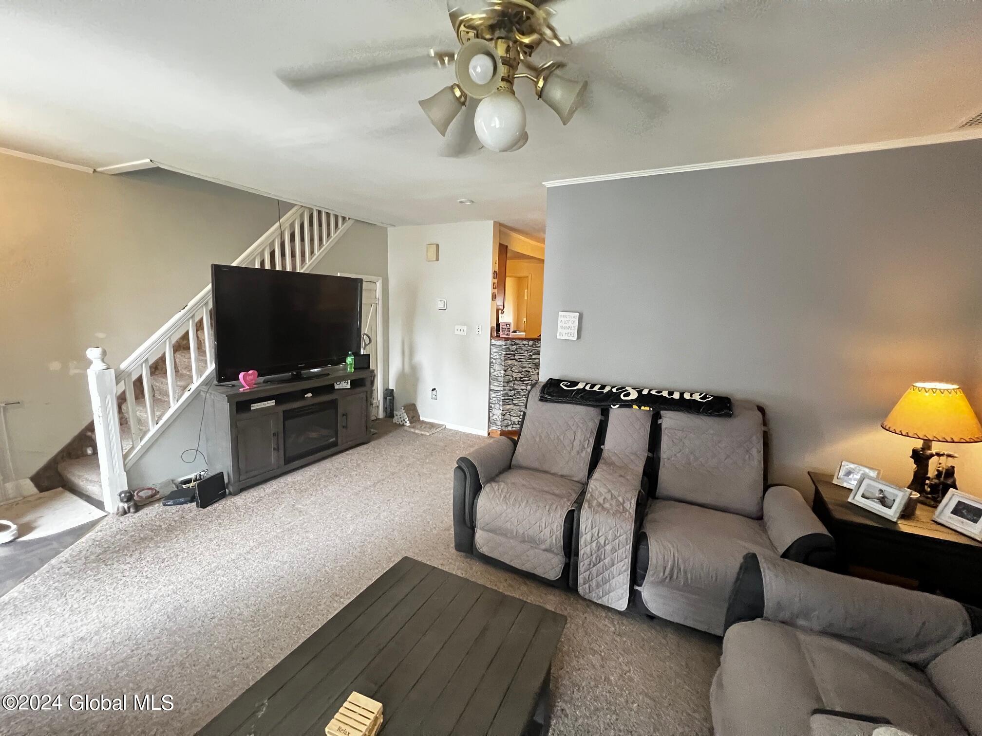 37 Nelson Avenue Rensselaer, NY 12144 - Photo 3 of 12 IMG_4452