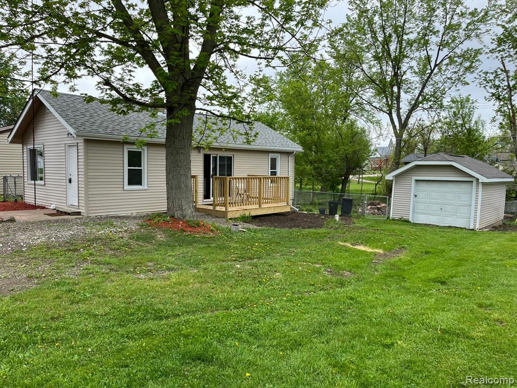 5488 Hammond Road Lapeer, MI 48446 - Photo 2 of 24