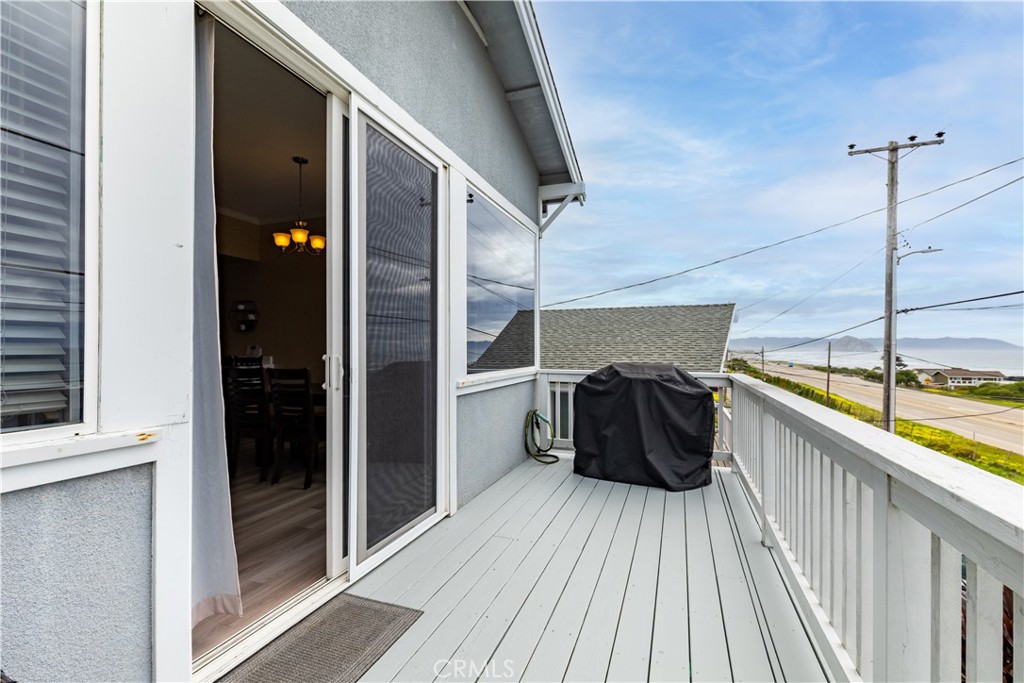 3441 Ocean Boulevard Cayucos, CA 93430 - Photo 11 of 43 Plenty of room for a BBQ.