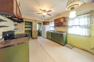 52 Herman Street Springfield, MA 01108 - Photo 11 of 37