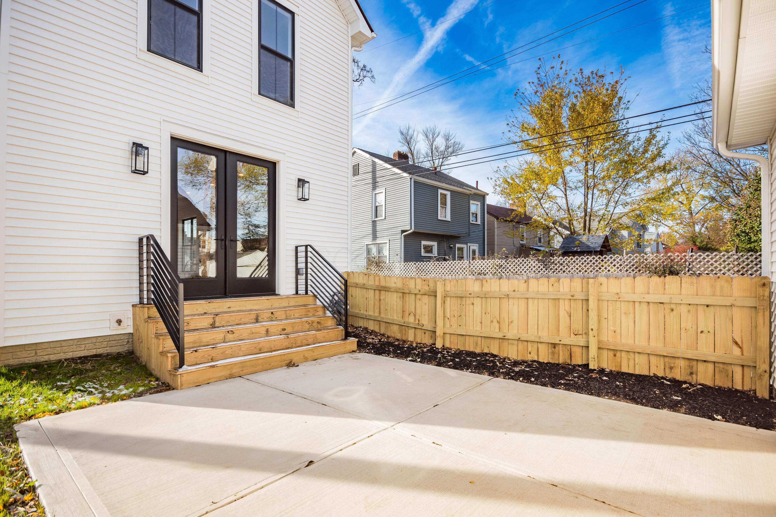 580 Crestview Road Columbus, OH 43202 - Photo 30 of 46 Exterior rear