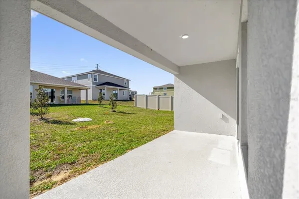 $322,565 | 560 Mahogany Way, Dundee, FL 33898