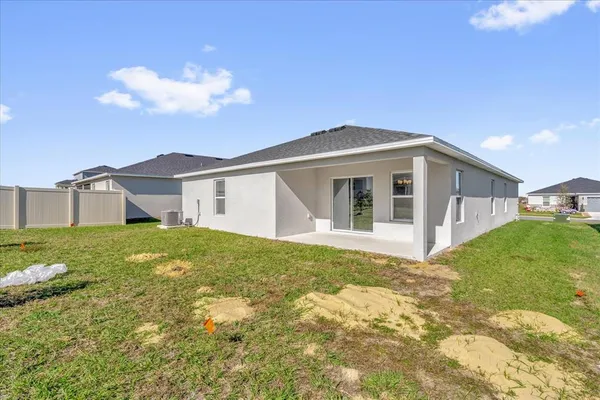 $322,565 | 560 Mahogany Way, Dundee, FL 33898