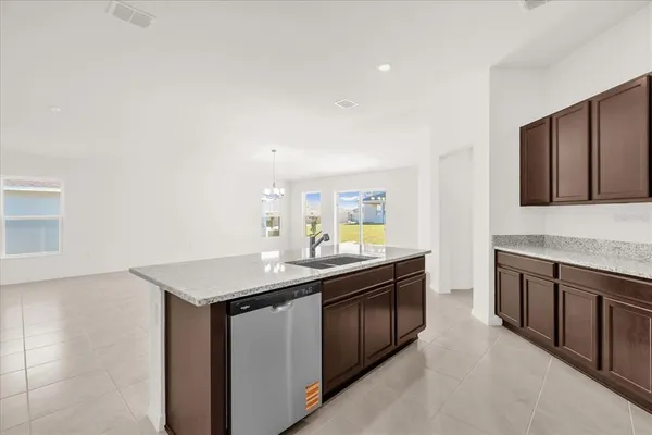 $322,565 | 560 Mahogany Way, Dundee, FL 33898
