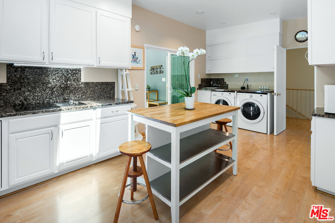 1901 Roscomare Road Los Angeles, CA 90077 - Photo 12 of 23