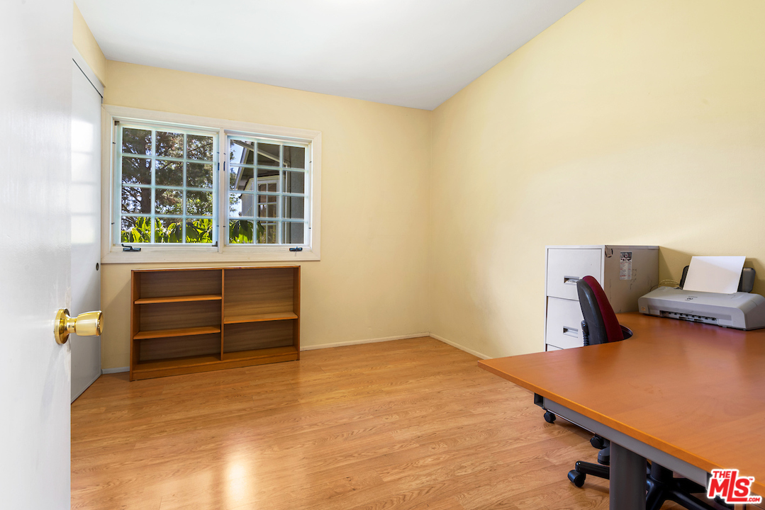 1901 Roscomare Road Los Angeles, CA 90077 - Photo 14 of 23