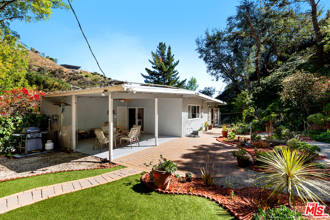 1901 Roscomare Road Los Angeles, CA 90077 - Photo 21 of 23