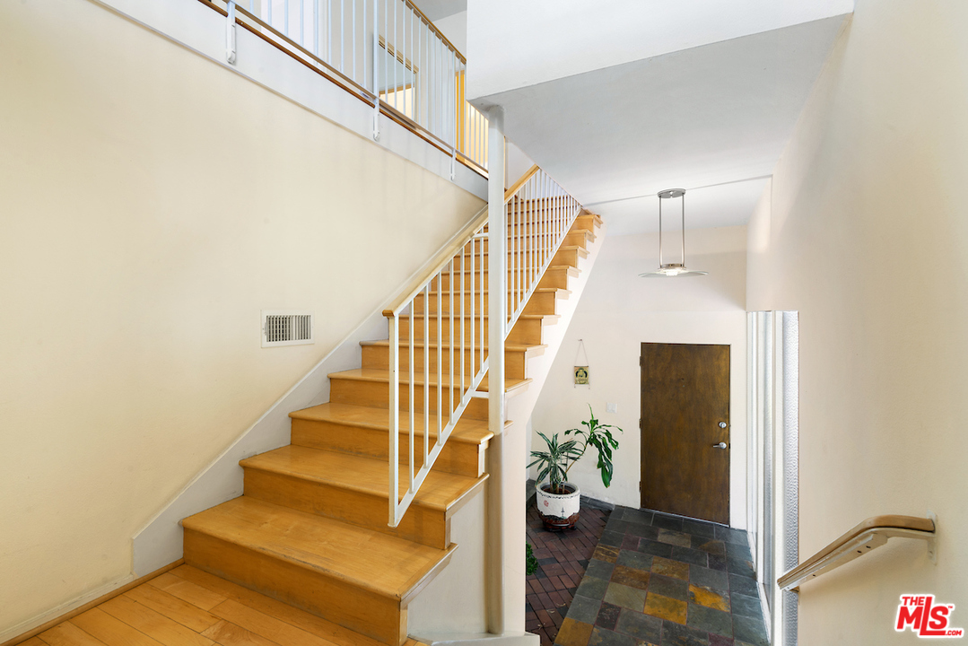 1901 Roscomare Road Los Angeles, CA 90077 - Photo 5 of 23