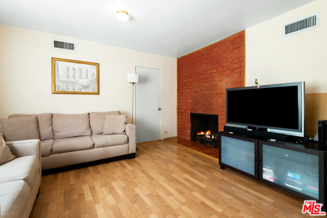 1901 Roscomare Road Los Angeles, CA 90077 - Photo 6 of 23