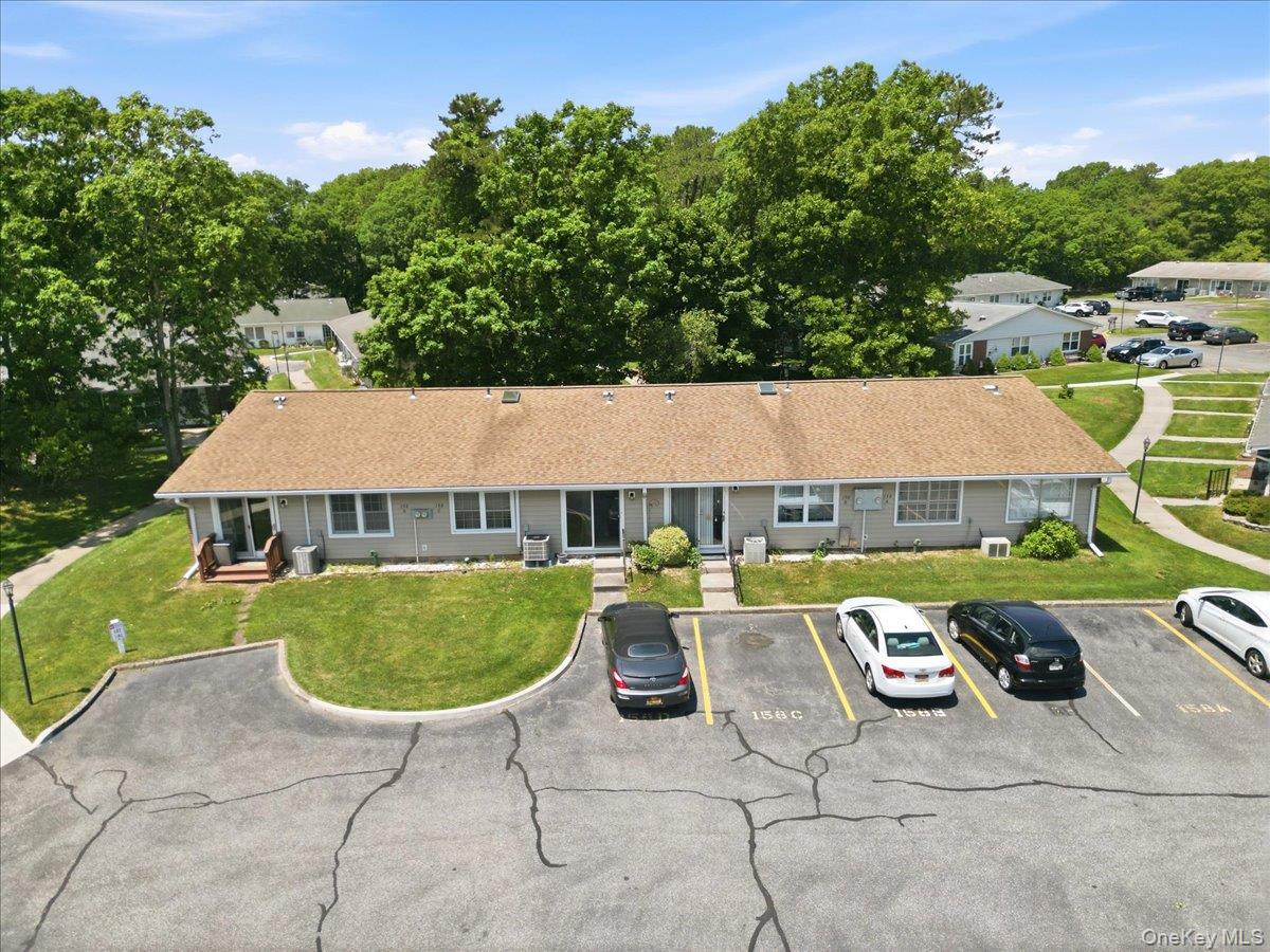 158 Falmouth Court, Unit A Ridge, NY 11961 - Photo 3 of 23
