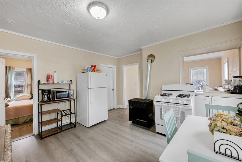 20 Mott Street Worcester, MA 01604 - Photo 12 of 26