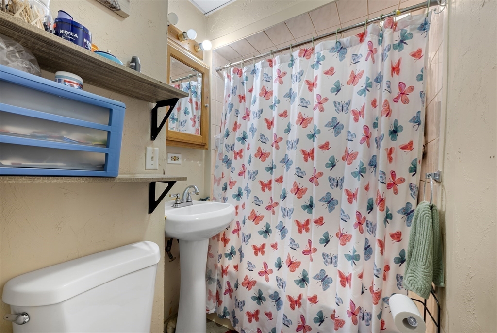 20 Mott Street Worcester, MA 01604 - Photo 18 of 26