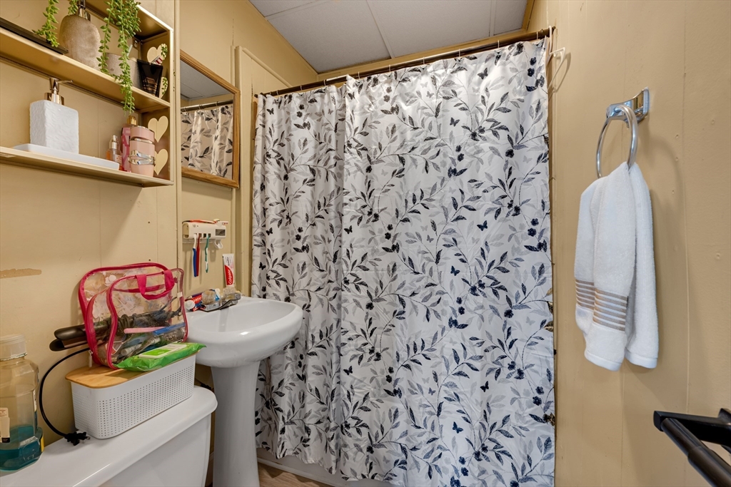 20 Mott Street Worcester, MA 01604 - Photo 22 of 26