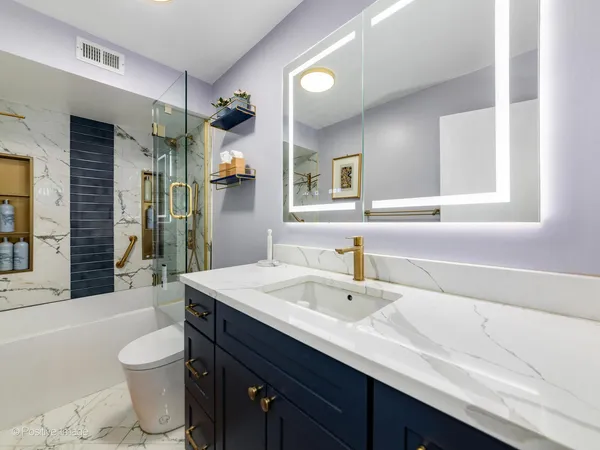 $449,900 | 6007 North Sheridan Road, Unit 14D, Chicago, IL 60660