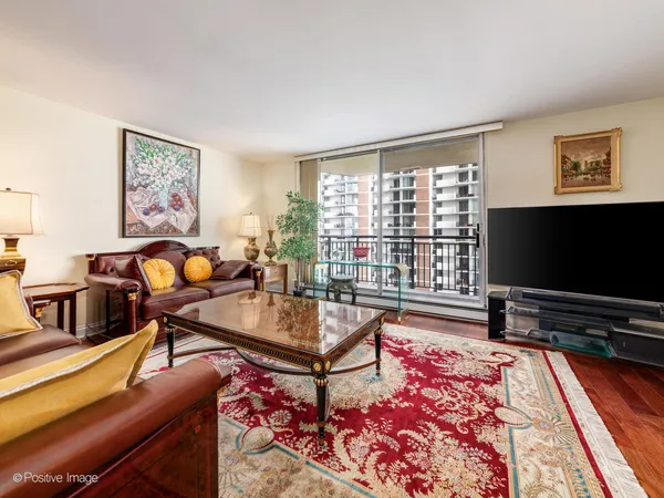 $449,900 | 6007 North Sheridan Road, Unit 14D, Chicago, IL 60660