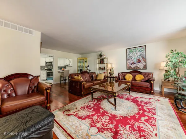 $449,900 | 6007 North Sheridan Road, Unit 14D, Chicago, IL 60660