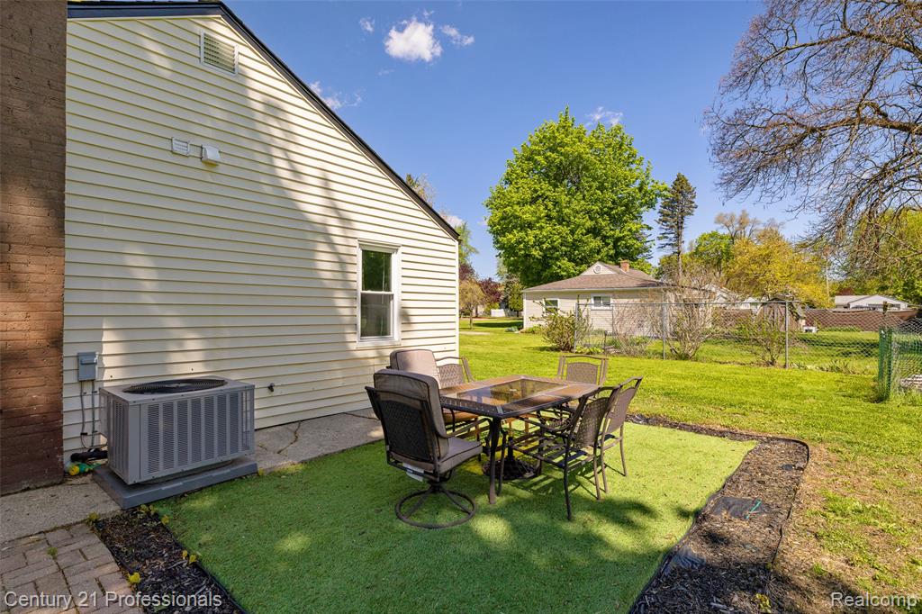 2830 Deland Road Waterford, MI 48329 - Photo 21 of 35